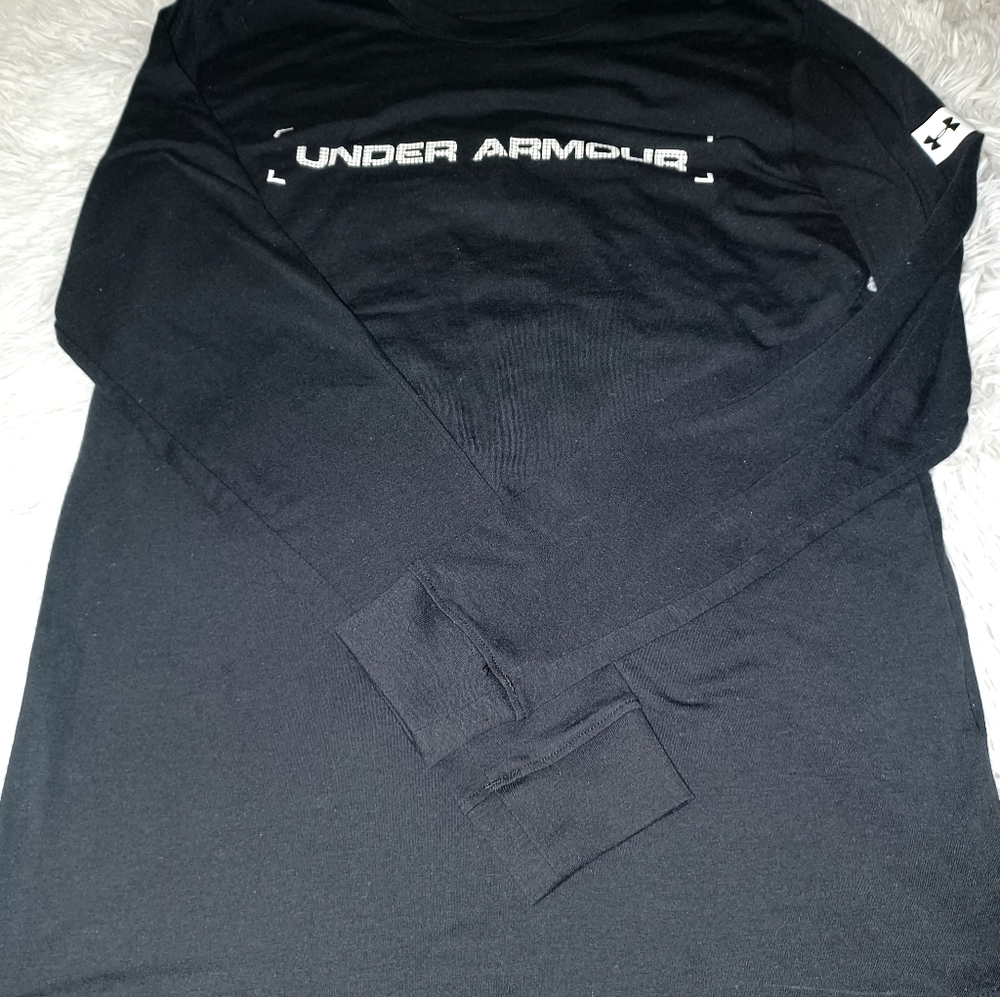 Under Armour women's long sleeved size small